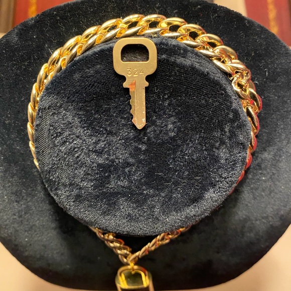 AUTHENTIC LOUIS VUITTON LOCK & KEY # 324 - Picture 8 of 9